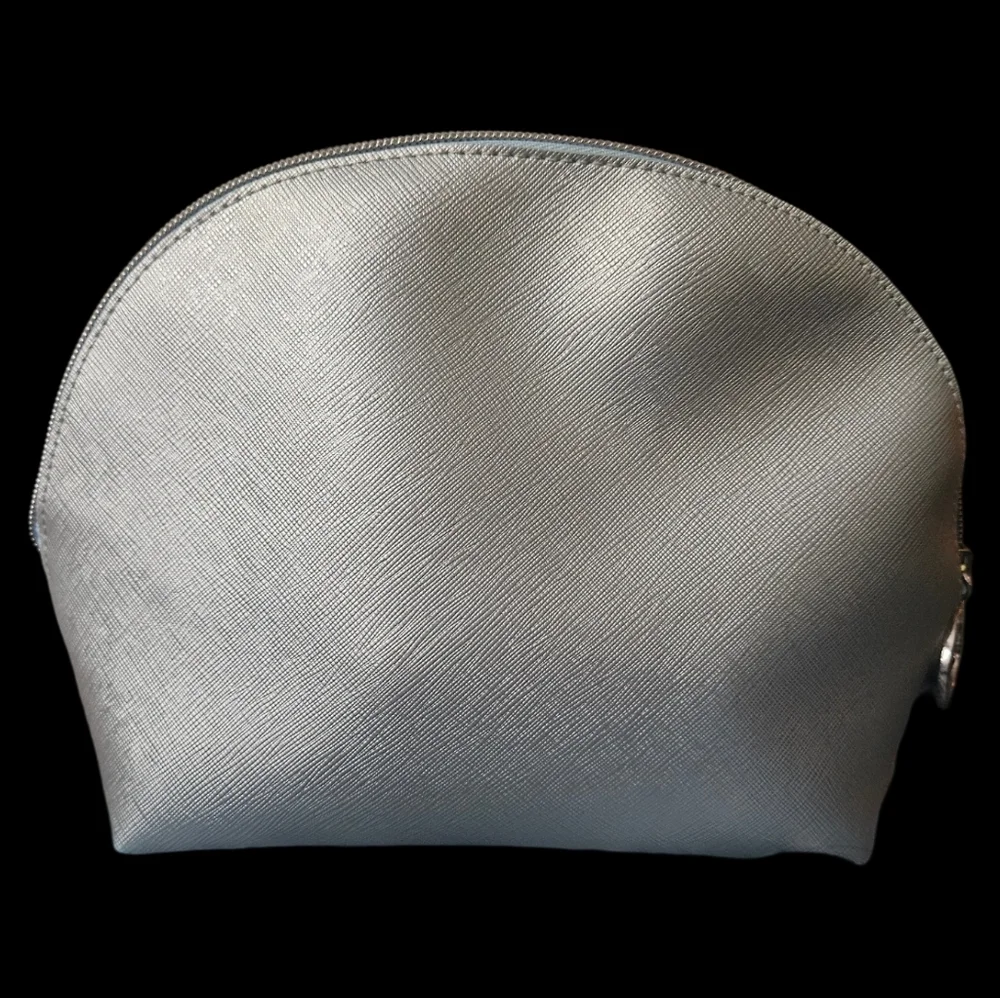 Bath & Body Works | Toiletry Bag Dusty Blue Cutout Design